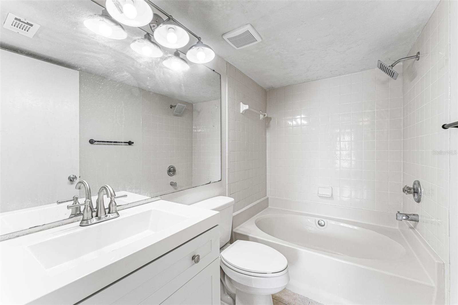 Image 26 of 54 For 4035 Angel Oak Court 101