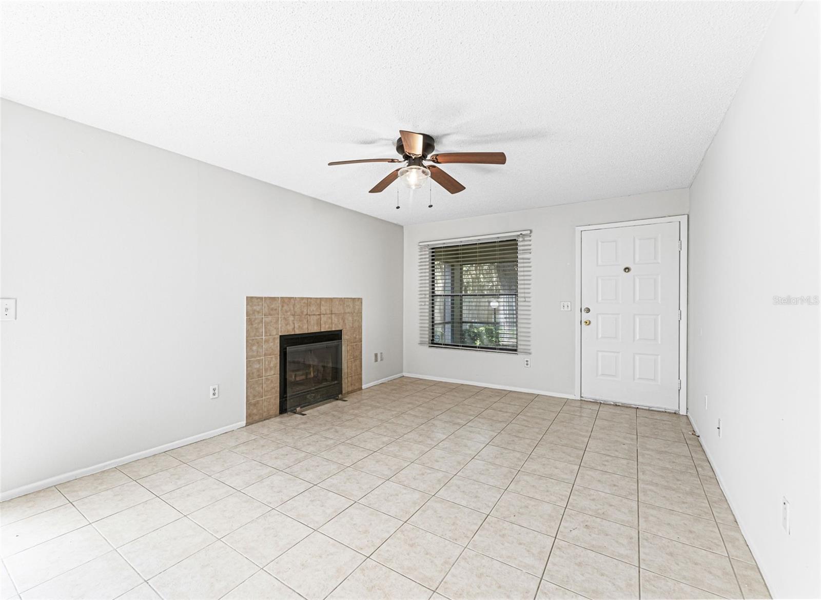 Image 9 of 54 For 4035 Angel Oak Court 101