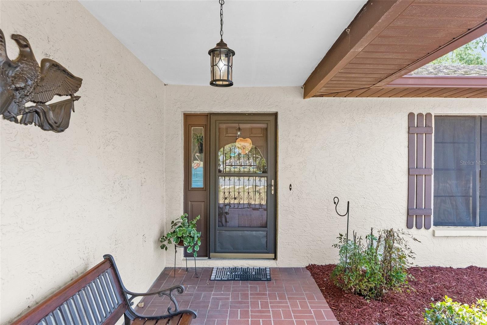 Listing photo id 0 for 2072 Maguire Avenue