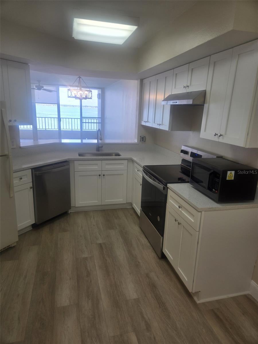 Image 4 of 21 For 5153 Isla Key Boulevard S 215