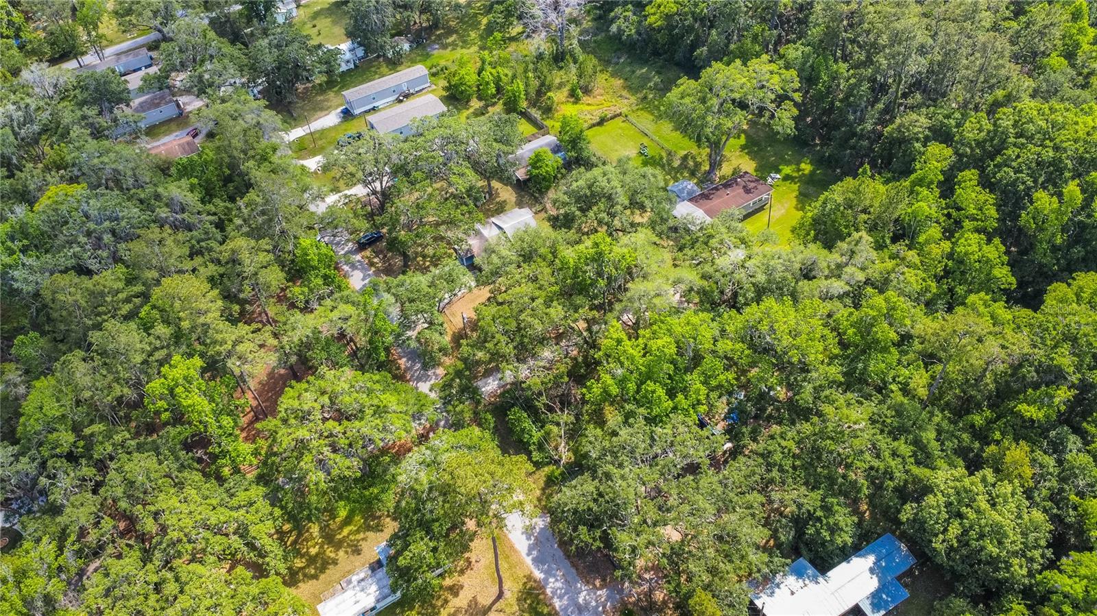 Listing photo id 4 for 21019 Edwards Avenue