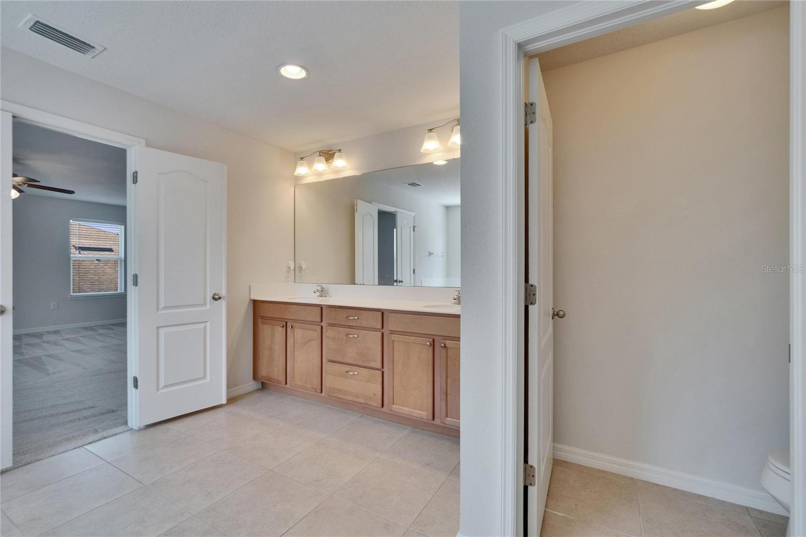 Image 45 of 95 For 12150 Ledbury Commons Drive