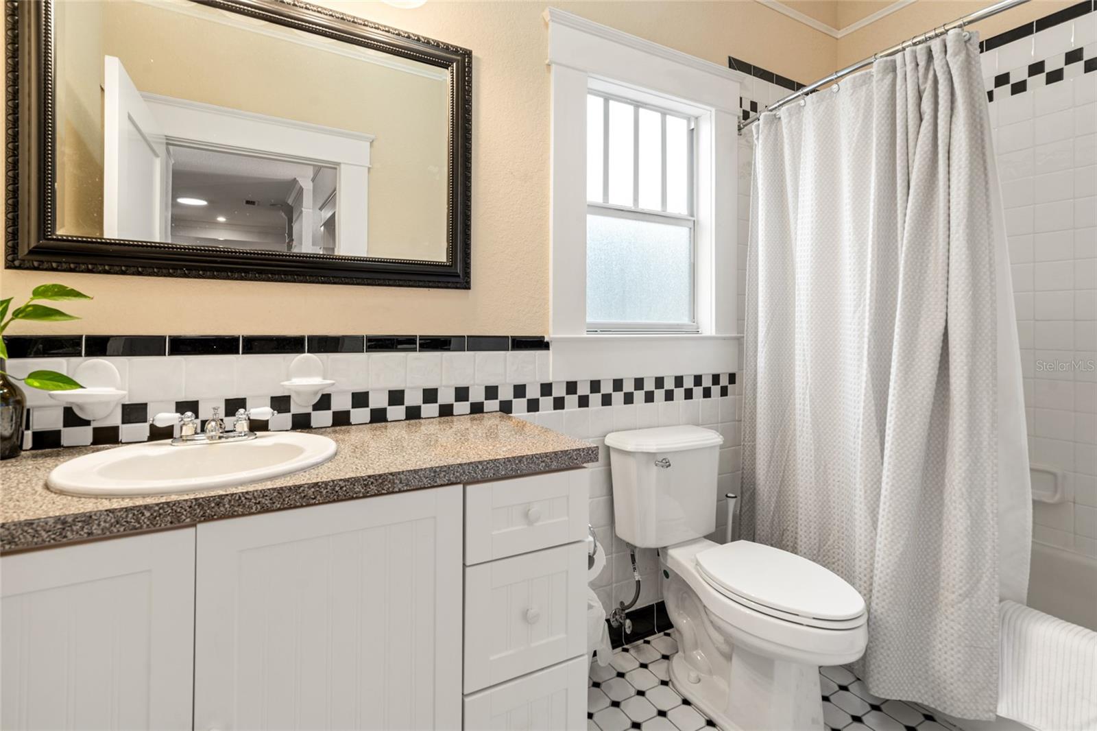 Image 21 of 30 For 5804 9th Street