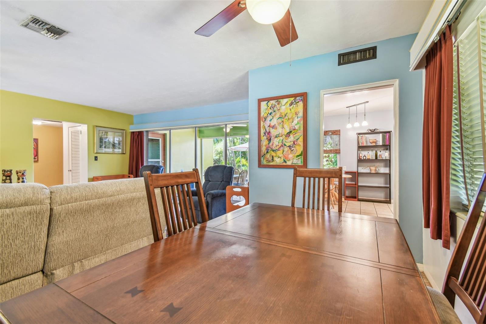 Image 11 of 33 For 220 22nd Avenue Se