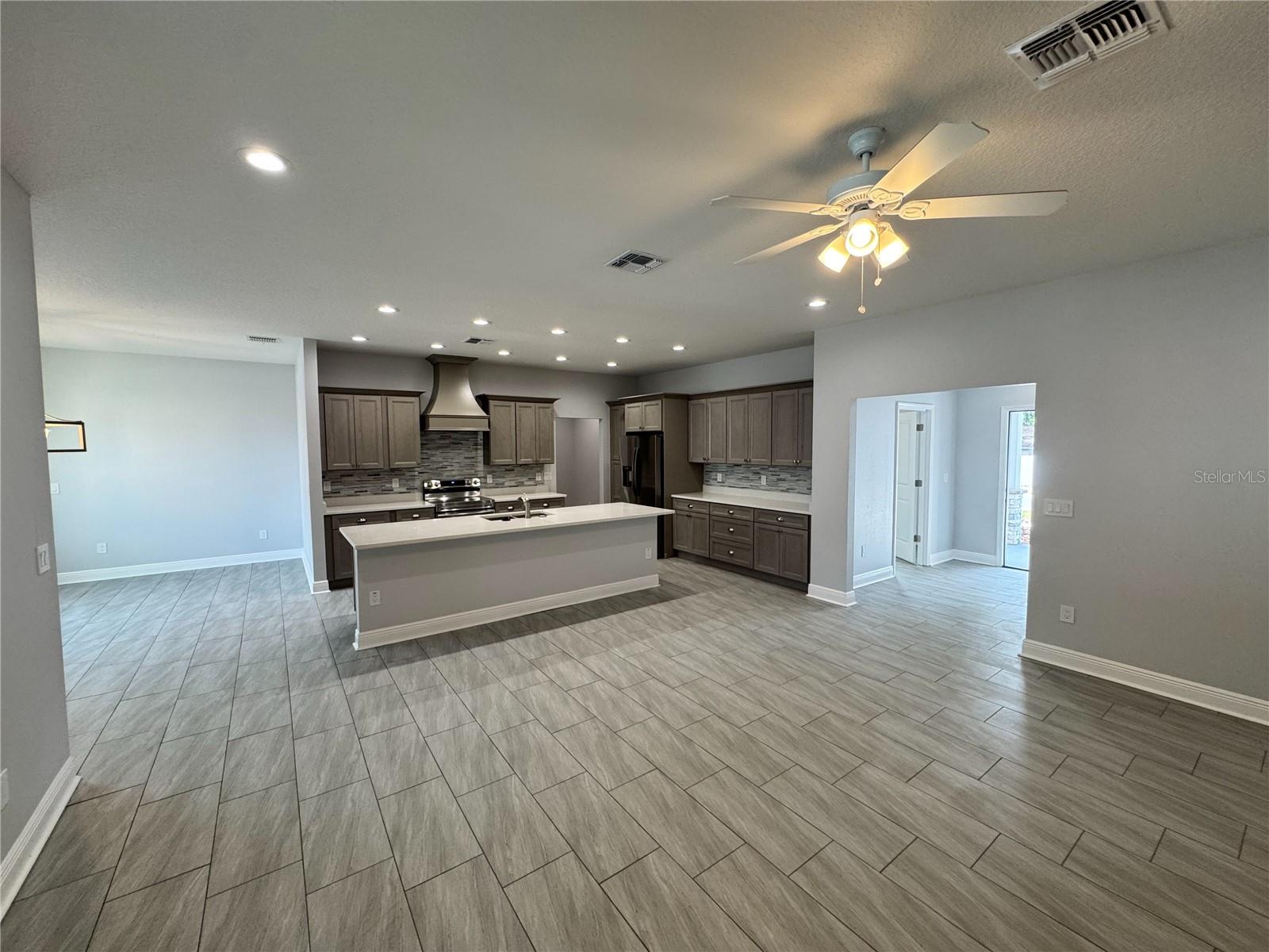 Image 27 of 77 For 37533 Teri Court