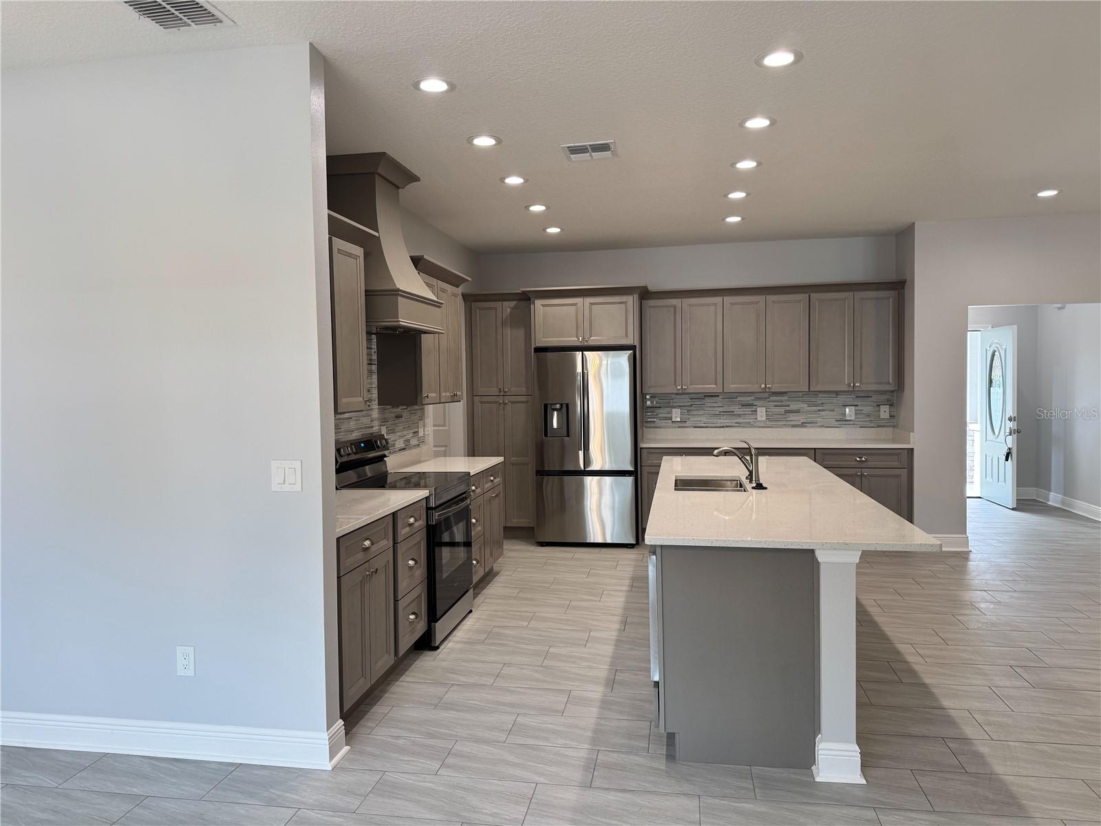 Image 33 of 77 For 37533 Teri Court