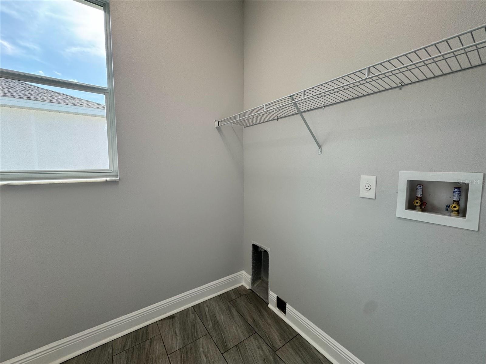 Image 40 of 77 For 37533 Teri Court