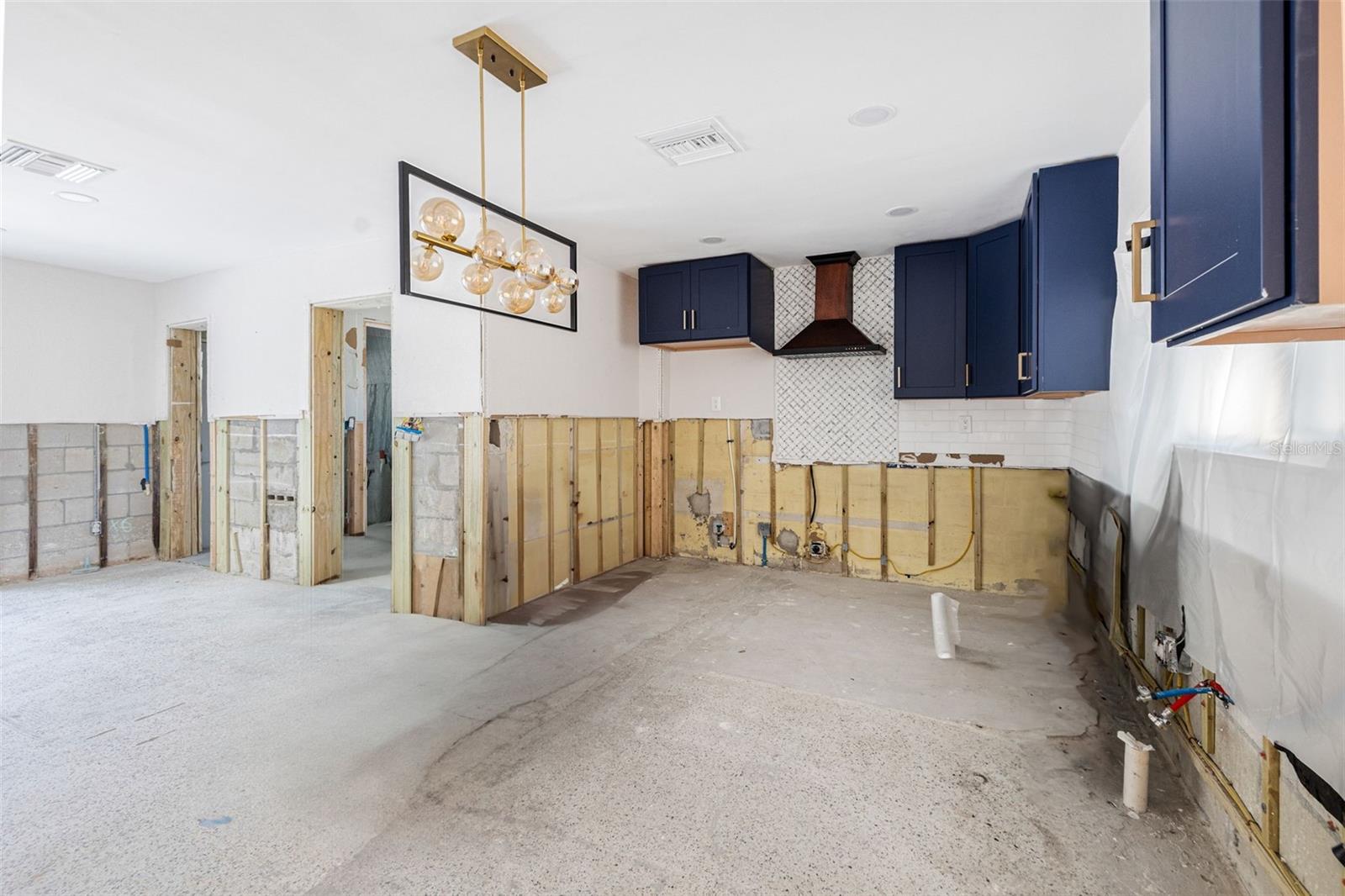 Image 15 of 34 For 4901 Venetian Boulevard Ne