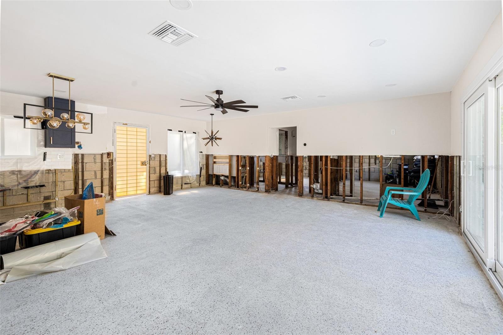 Image 16 of 34 For 4901 Venetian Boulevard Ne