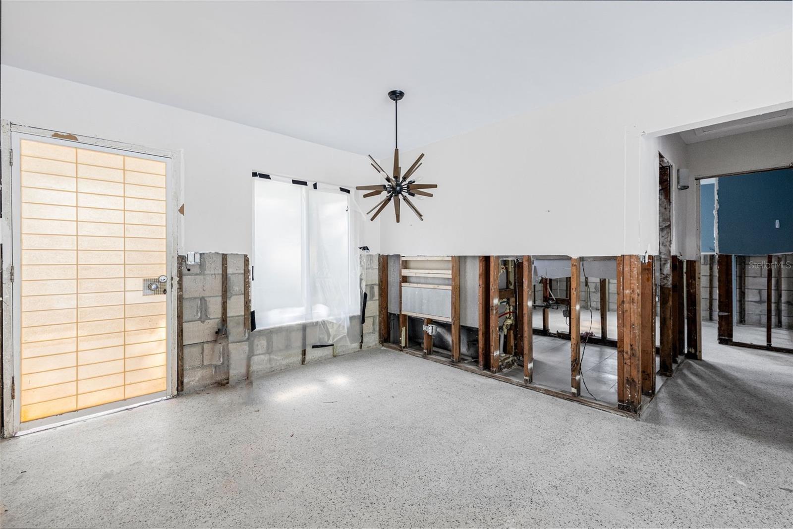 Image 17 of 34 For 4901 Venetian Boulevard Ne
