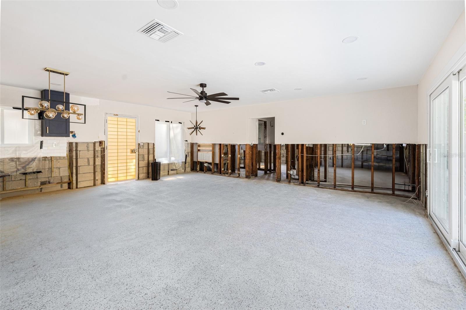 Image 18 of 34 For 4901 Venetian Boulevard Ne