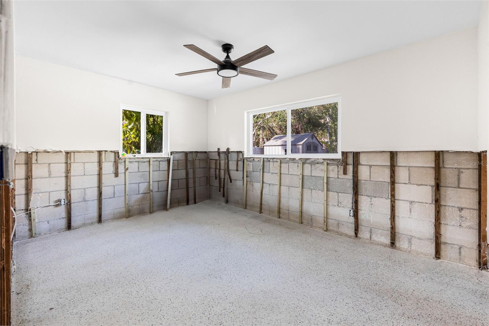 Image 19 of 34 For 4901 Venetian Boulevard Ne