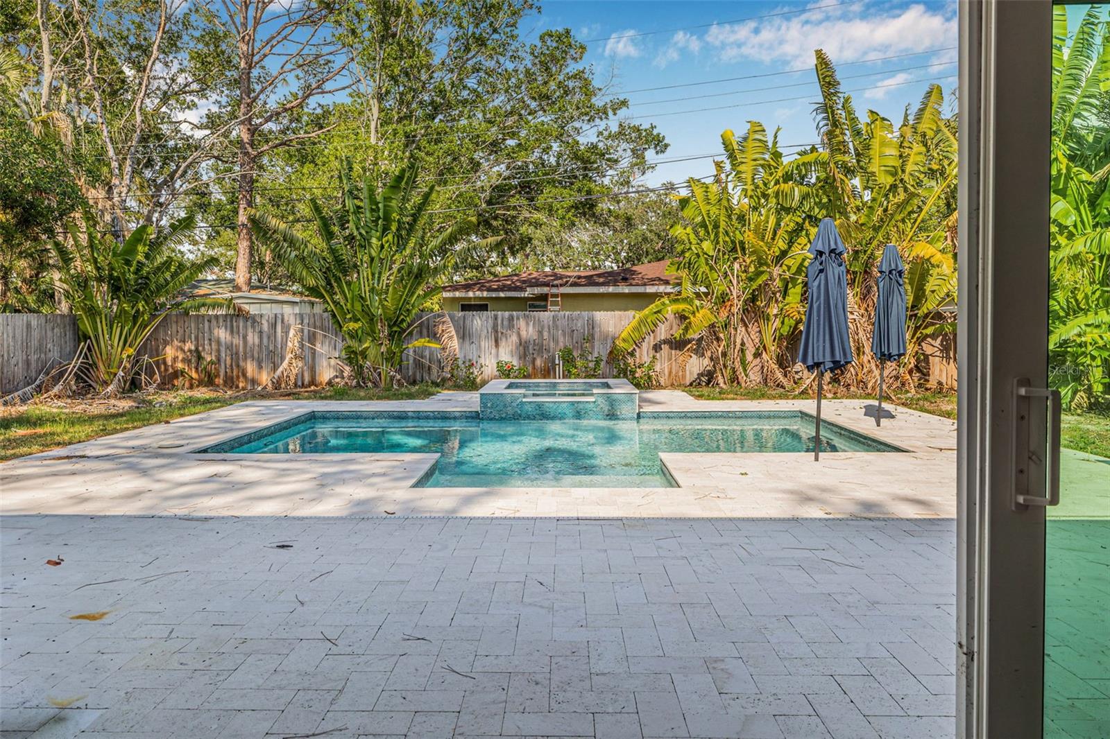 Image 8 of 34 For 4901 Venetian Boulevard Ne