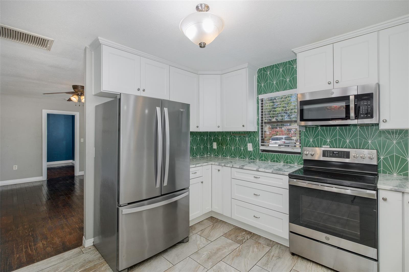 Image 10 of 40 For 1702 Knollwood Street