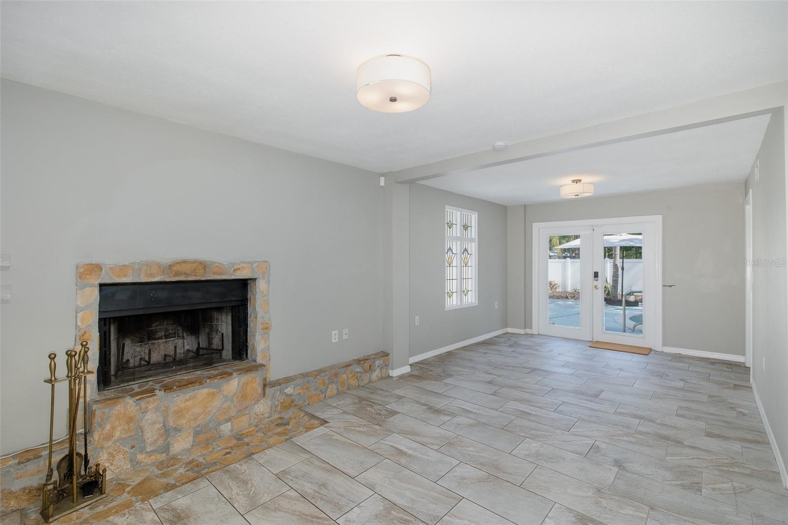 Image 12 of 40 For 1702 Knollwood Street