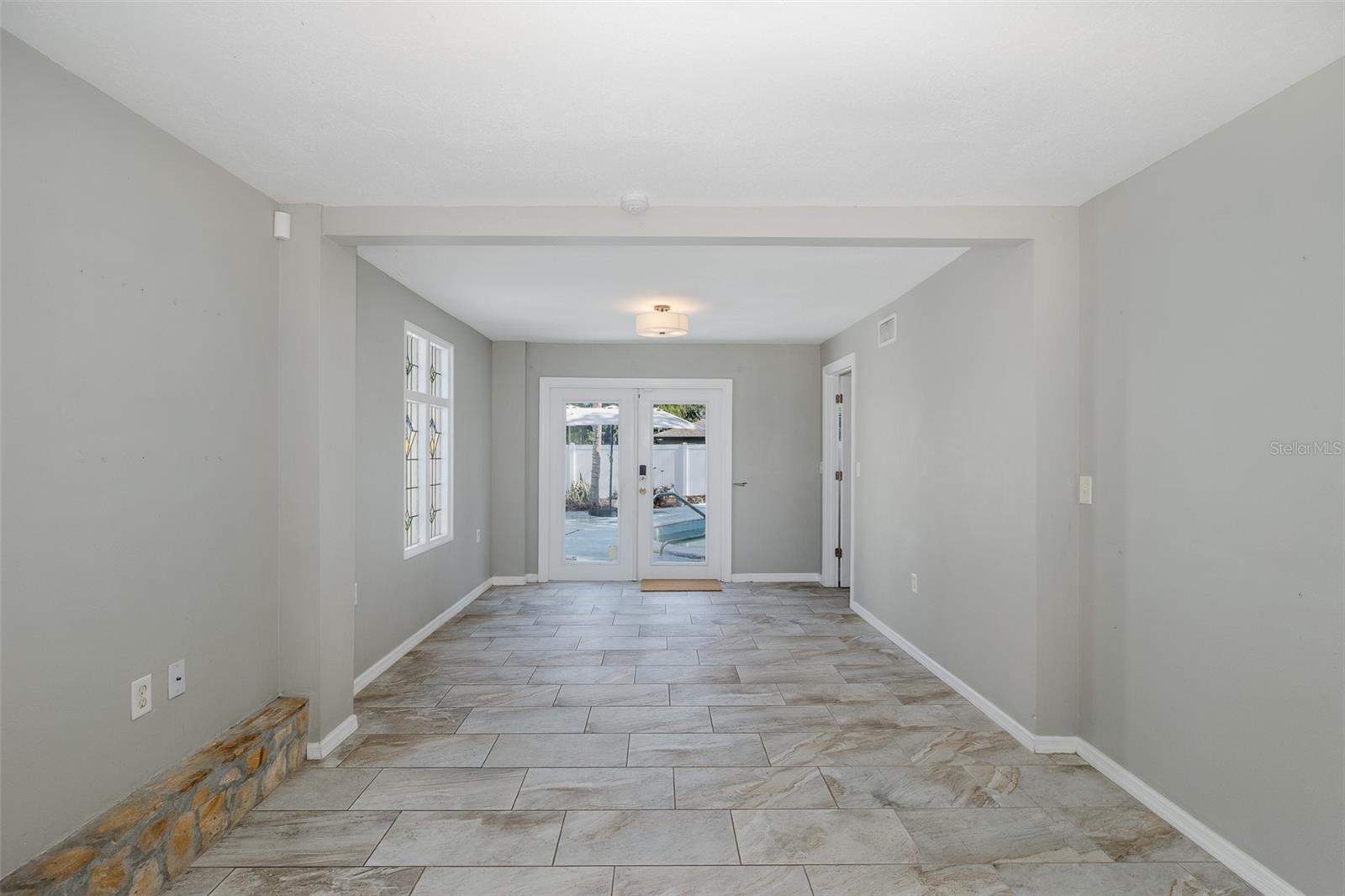 Image 13 of 40 For 1702 Knollwood Street
