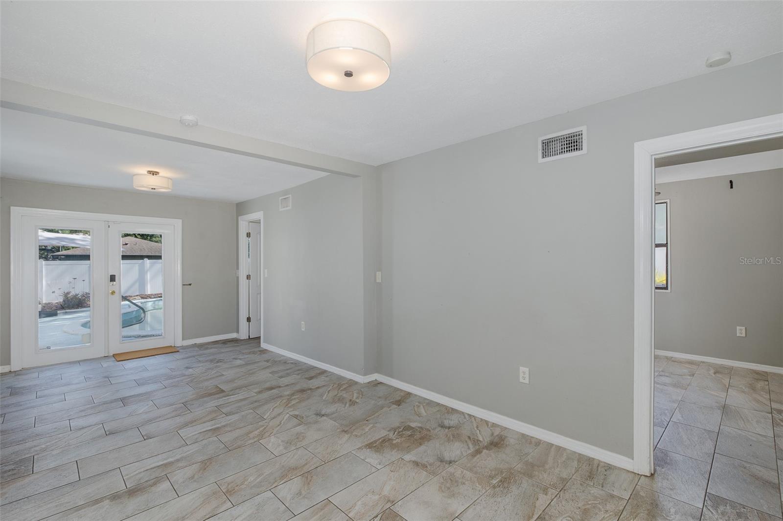Image 14 of 40 For 1702 Knollwood Street