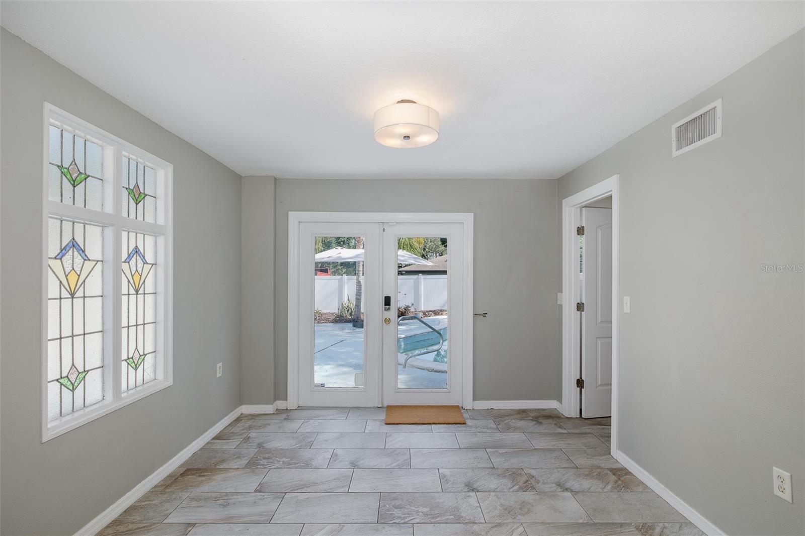 Image 15 of 40 For 1702 Knollwood Street
