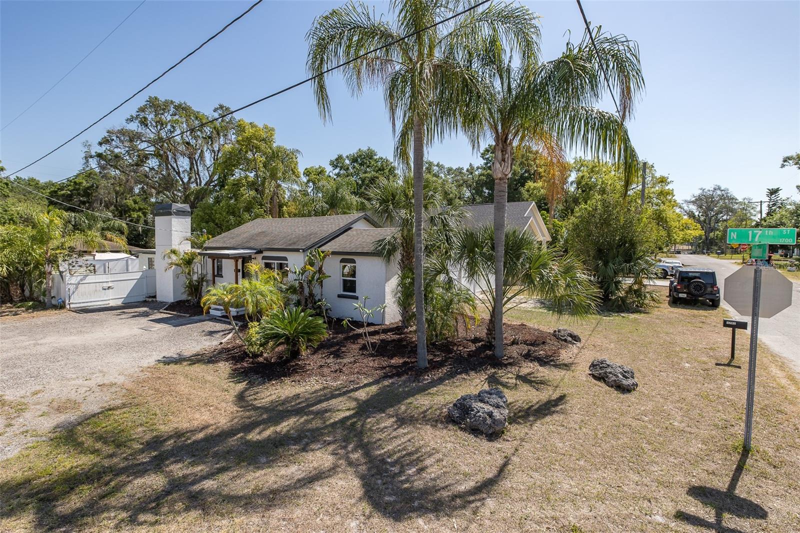 Image 2 of 40 For 1702 Knollwood Street