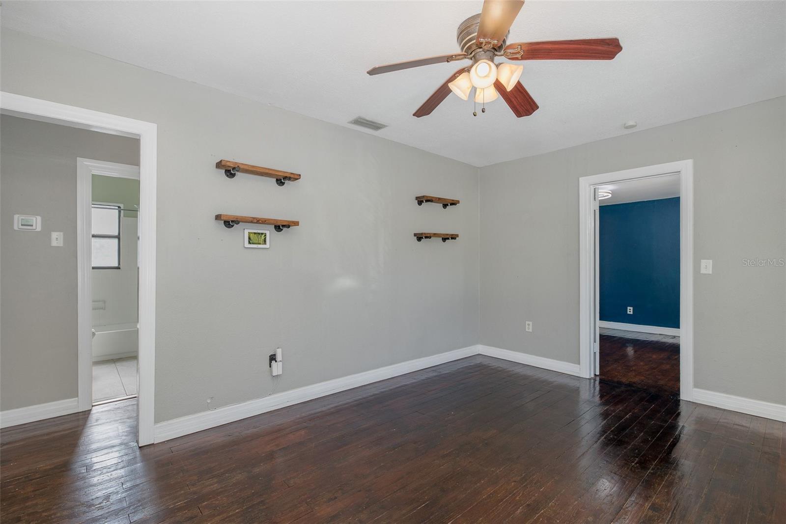 Image 5 of 40 For 1702 Knollwood Street