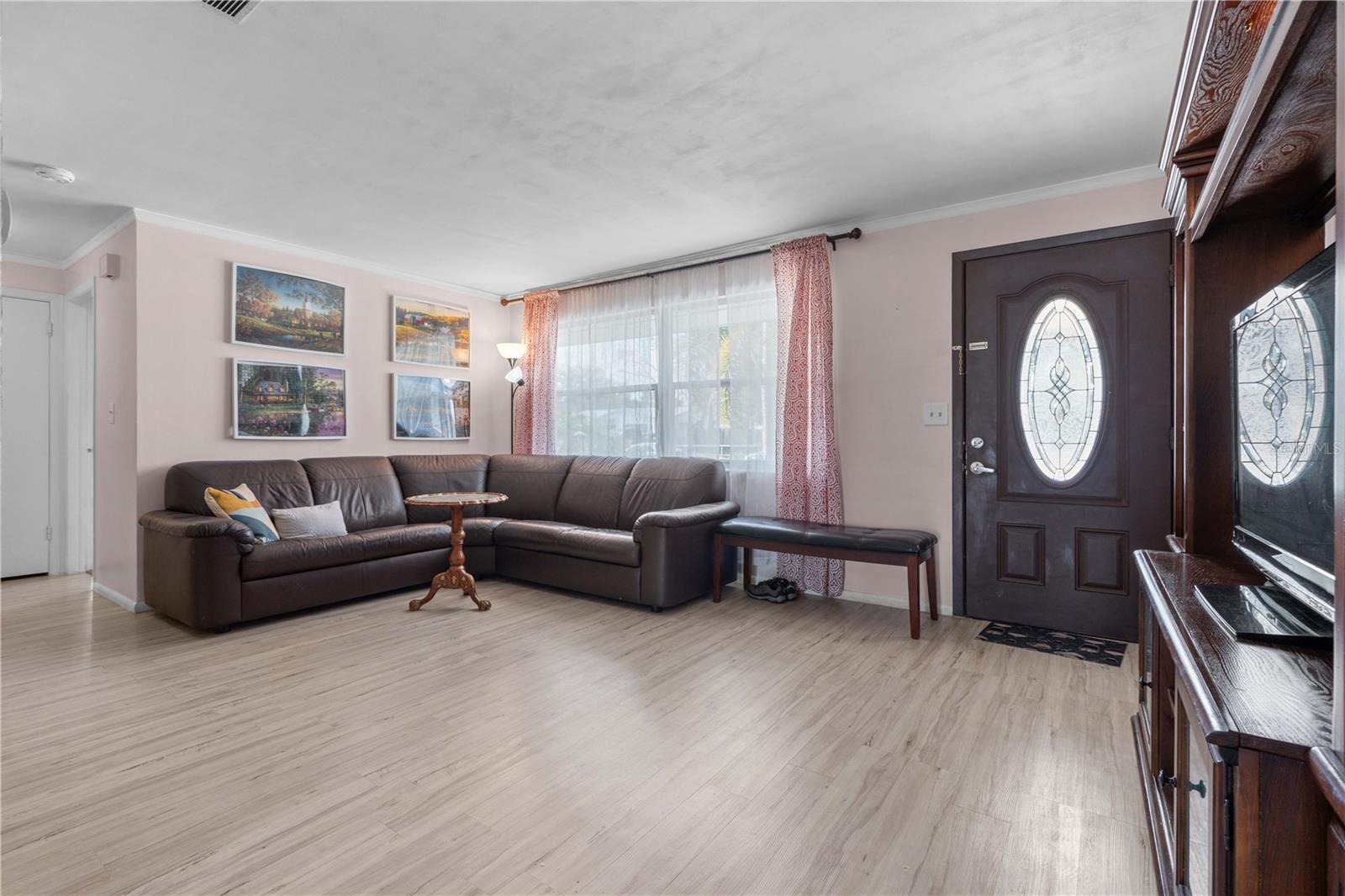 Image 18 of 37 For 1099 7th Avenue Ne