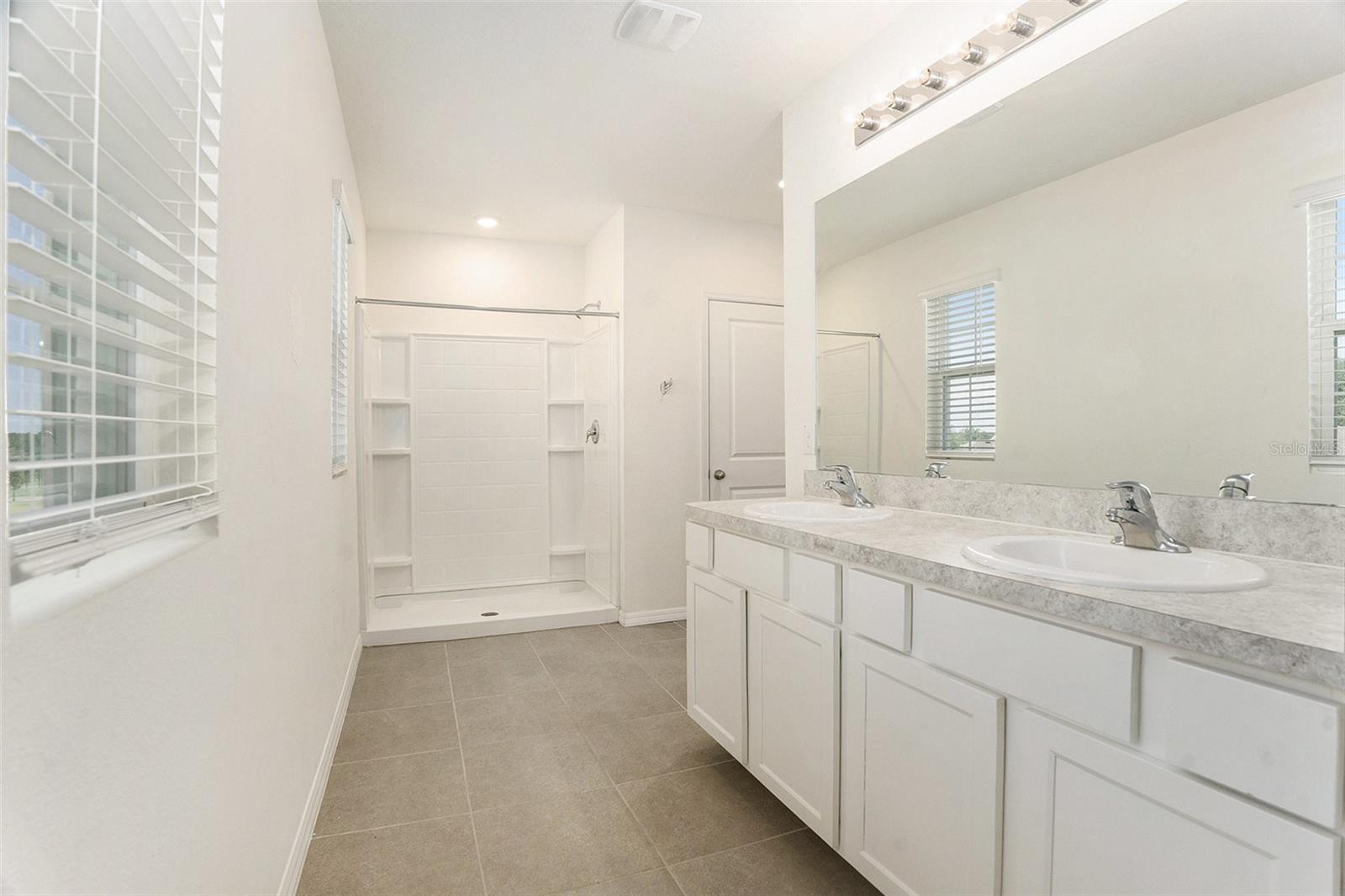 Image 17 of 26 For 6967 Silverado Ranch Boulevard