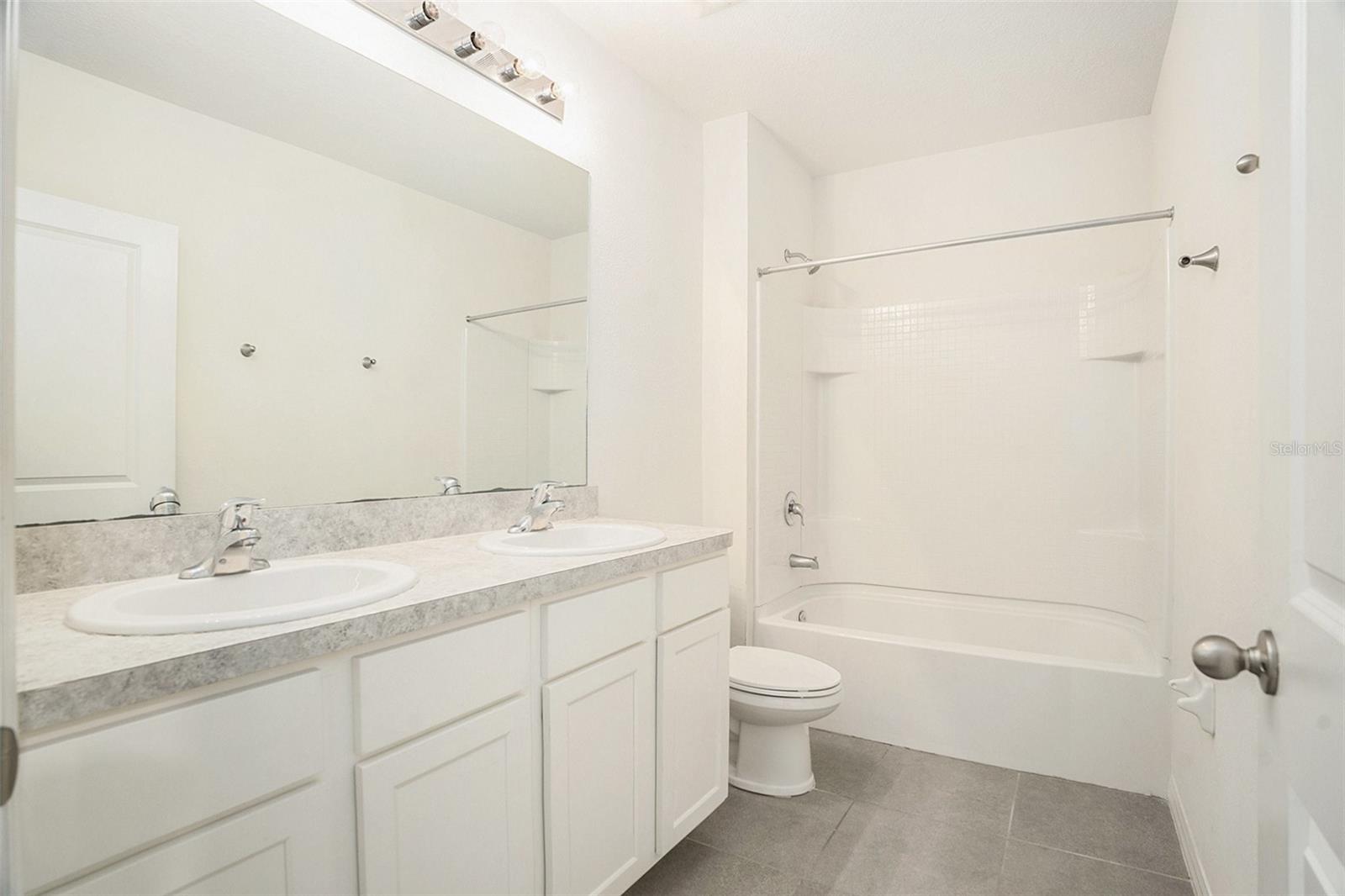 Image 24 of 26 For 6967 Silverado Ranch Boulevard