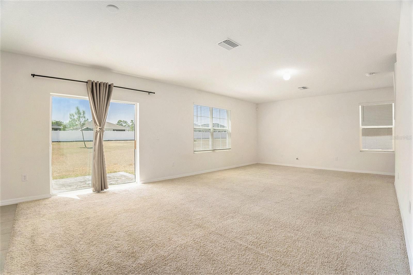Image 6 of 26 For 6967 Silverado Ranch Boulevard