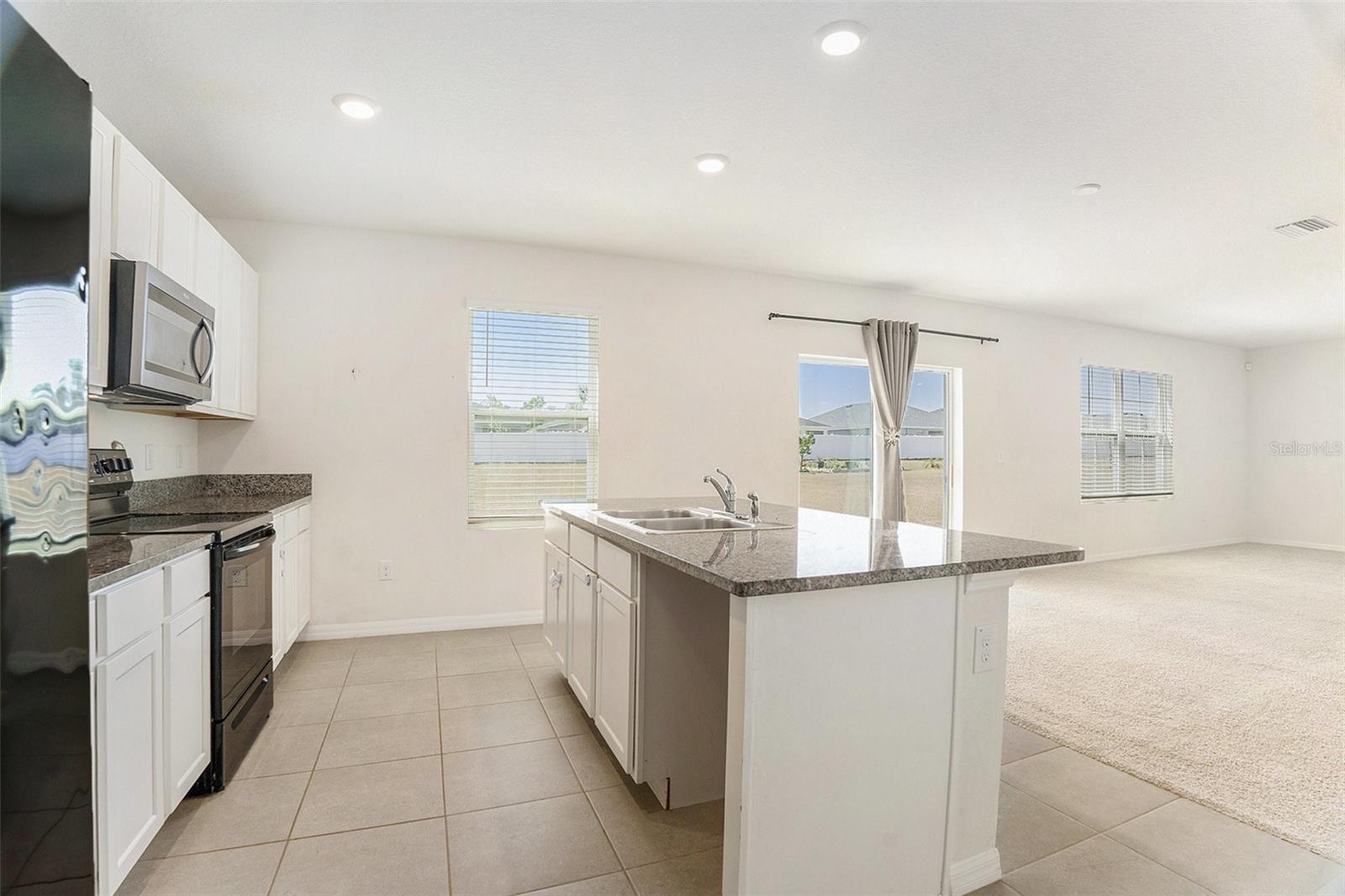 Image 9 of 26 For 6967 Silverado Ranch Boulevard