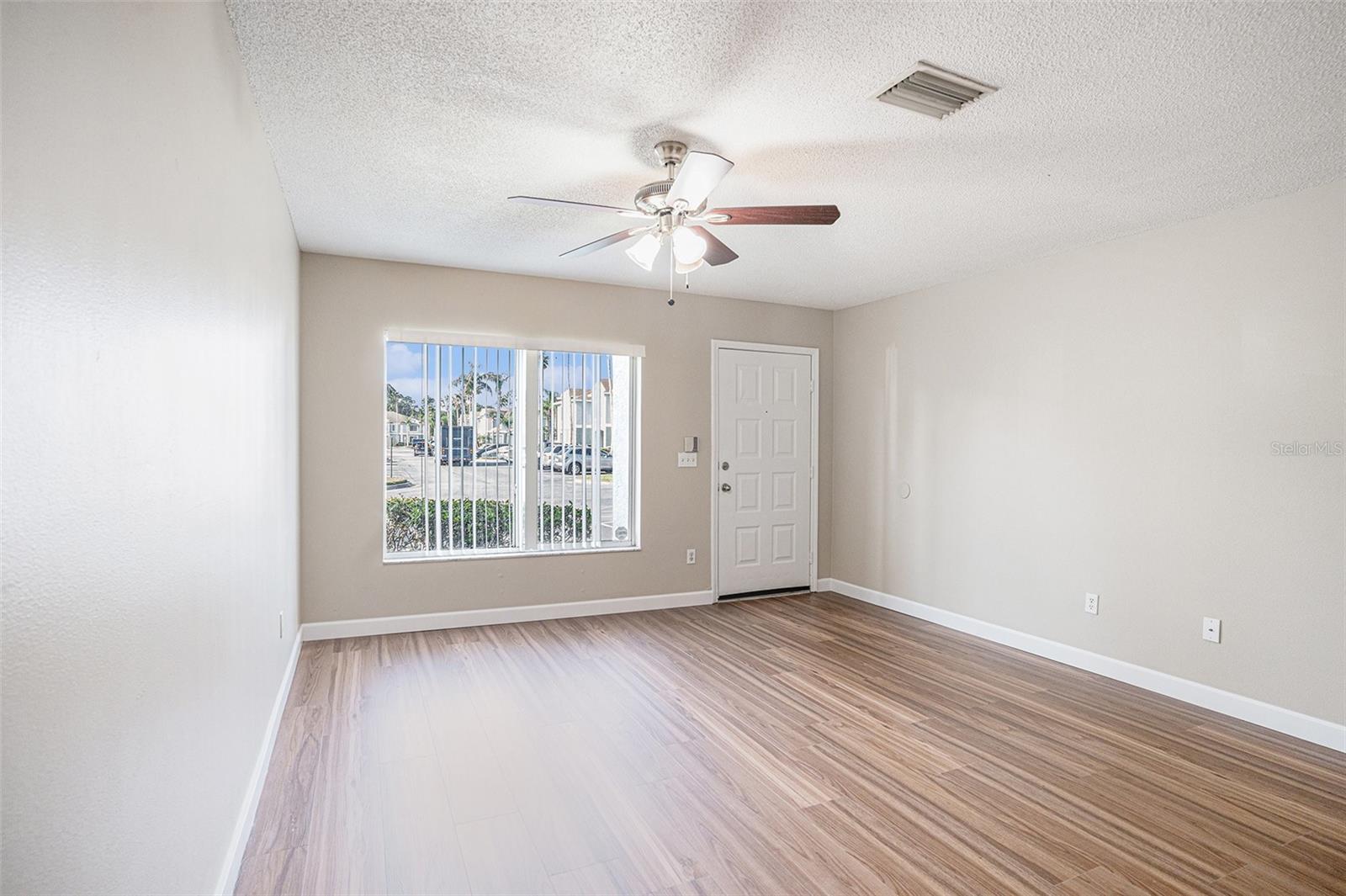Image 6 of 26 For 1747 Fluorshire Drive