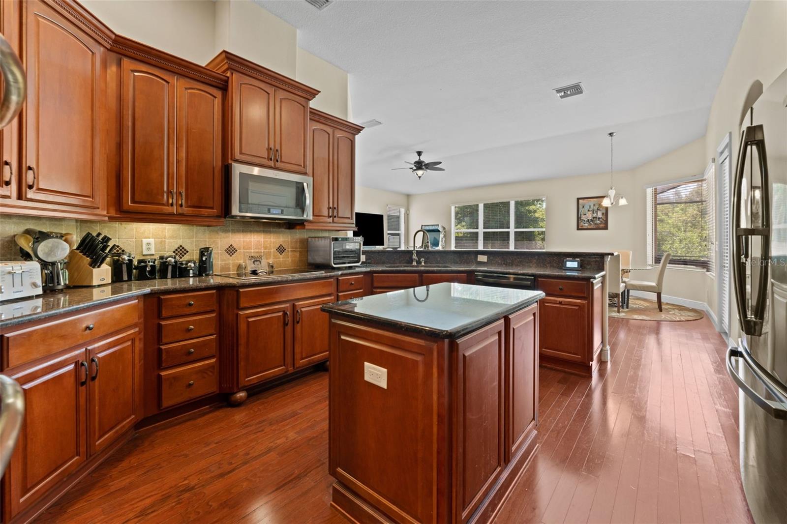 Image 12 of 49 For 10511 Mistflower Lane