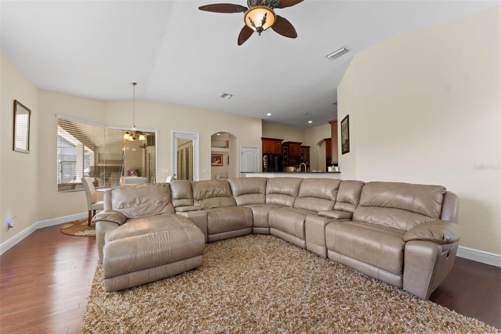 Image 15 of 49 For 10511 Mistflower Lane