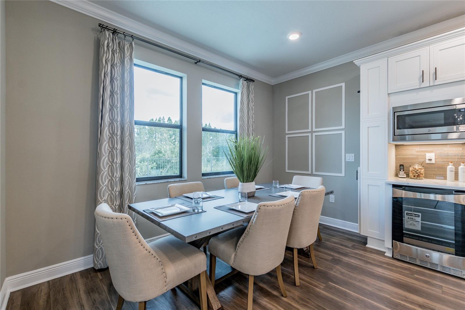 Image 16 of 47 For 712 Estates Boulevard