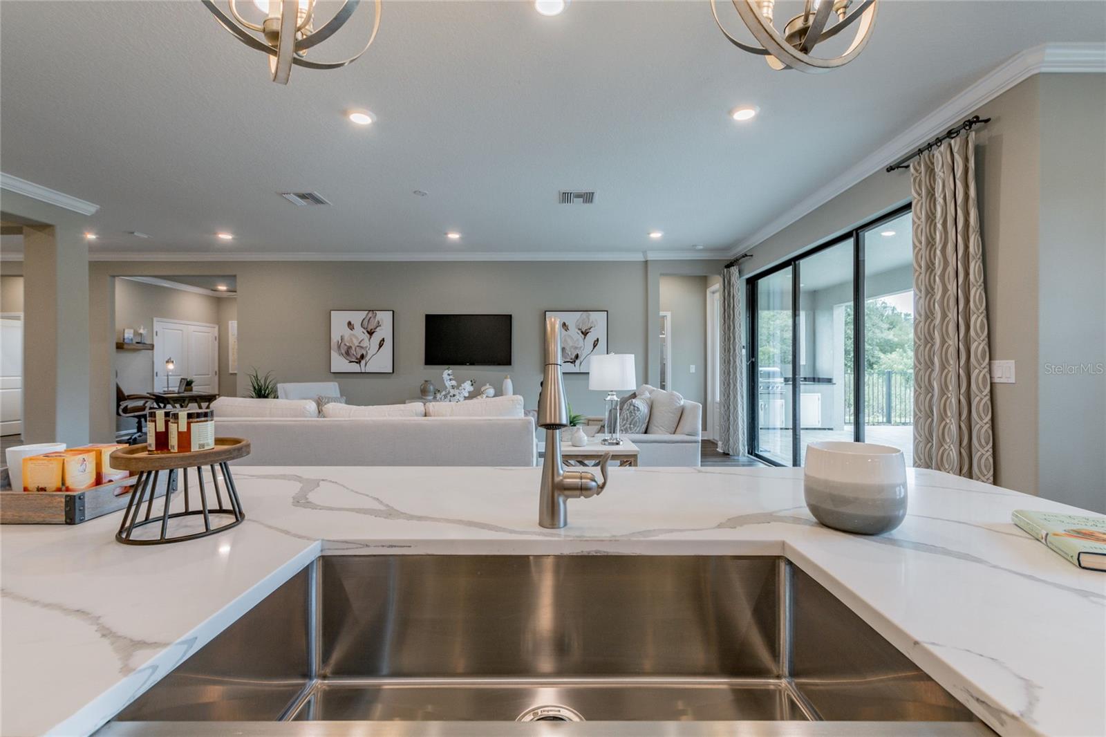 Image 19 of 47 For 712 Estates Boulevard