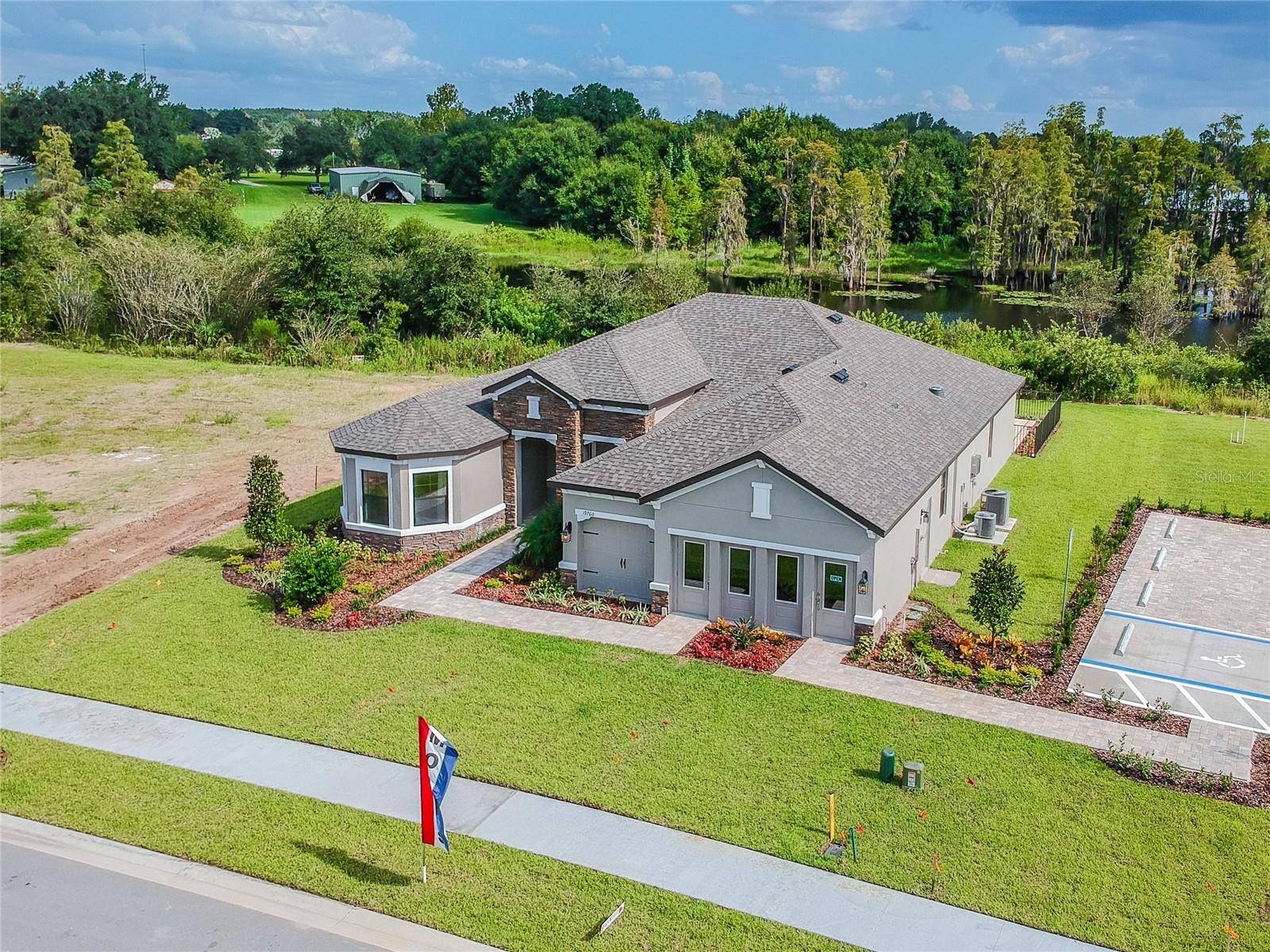 Image 2 of 47 For 712 Estates Boulevard