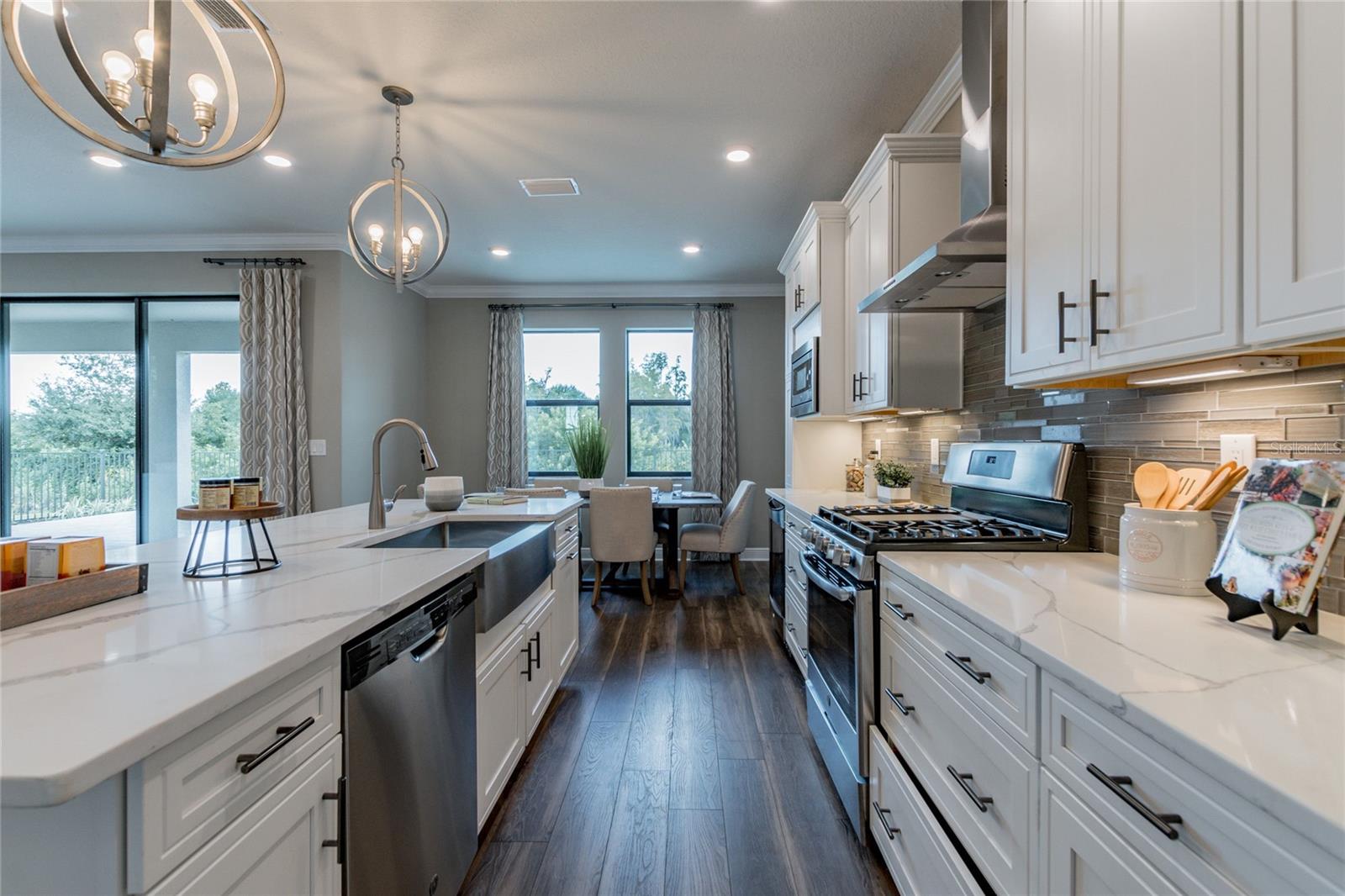Image 21 of 47 For 712 Estates Boulevard