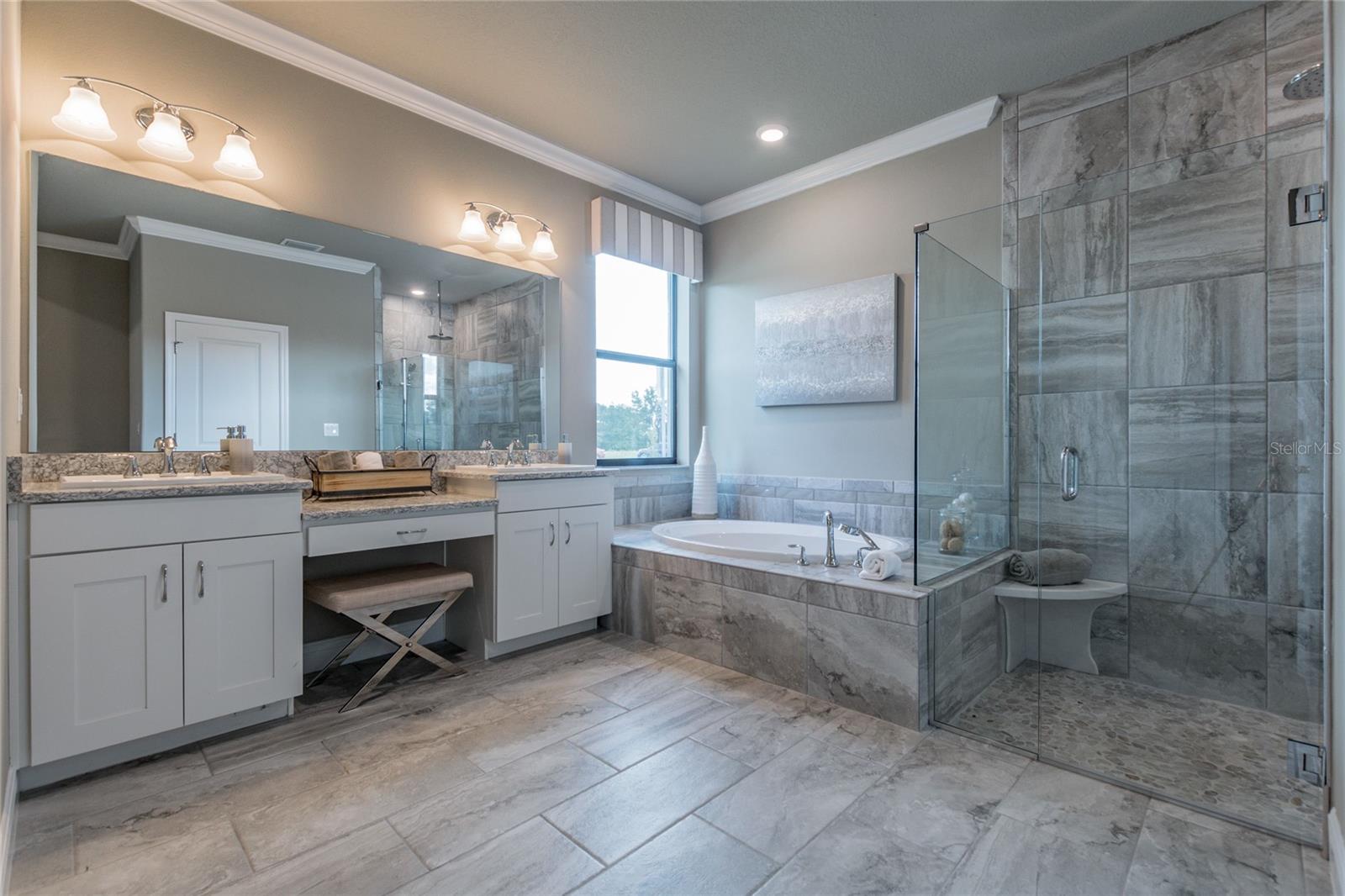 Image 38 of 47 For 712 Estates Boulevard