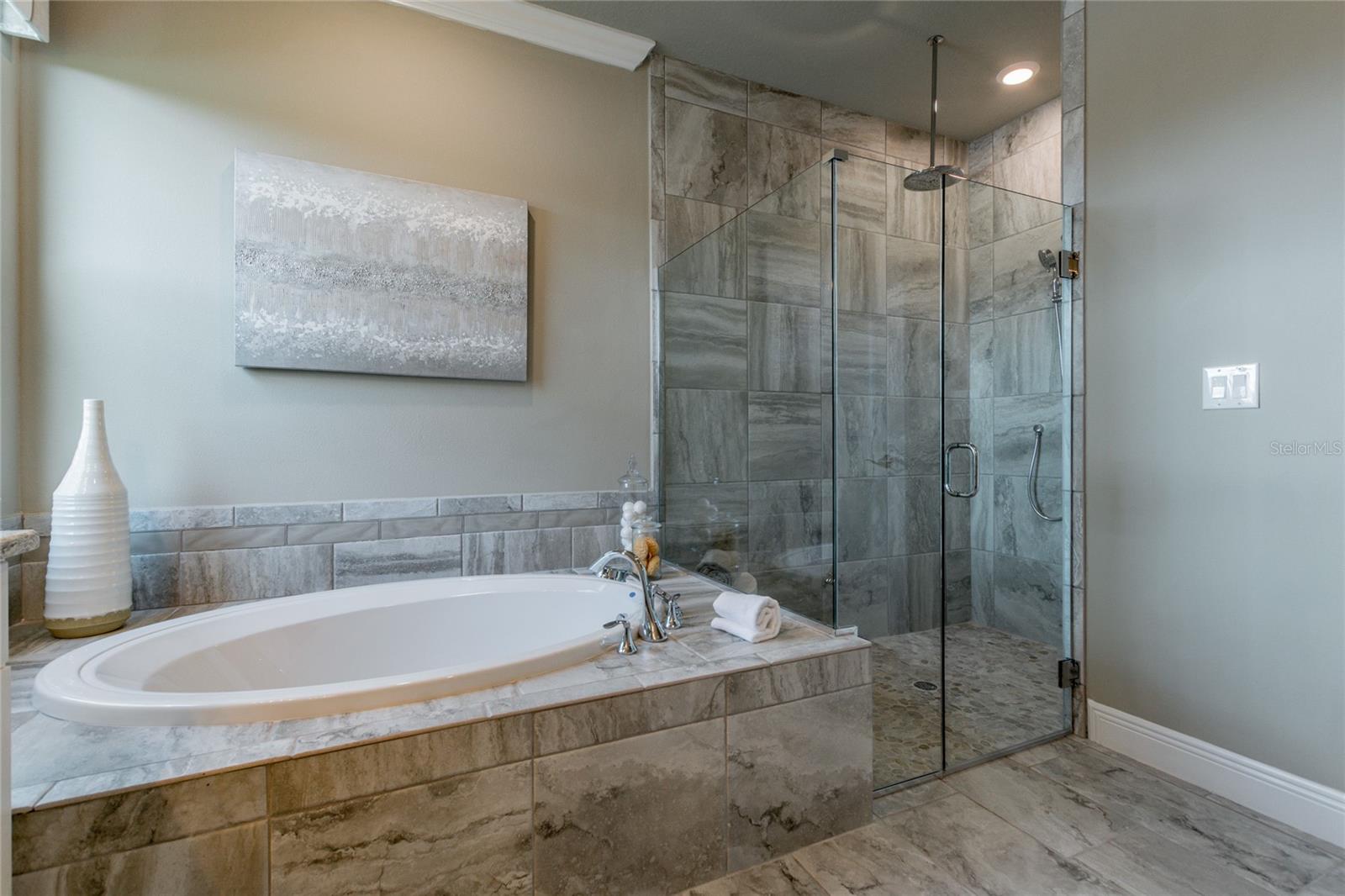 Image 40 of 47 For 712 Estates Boulevard
