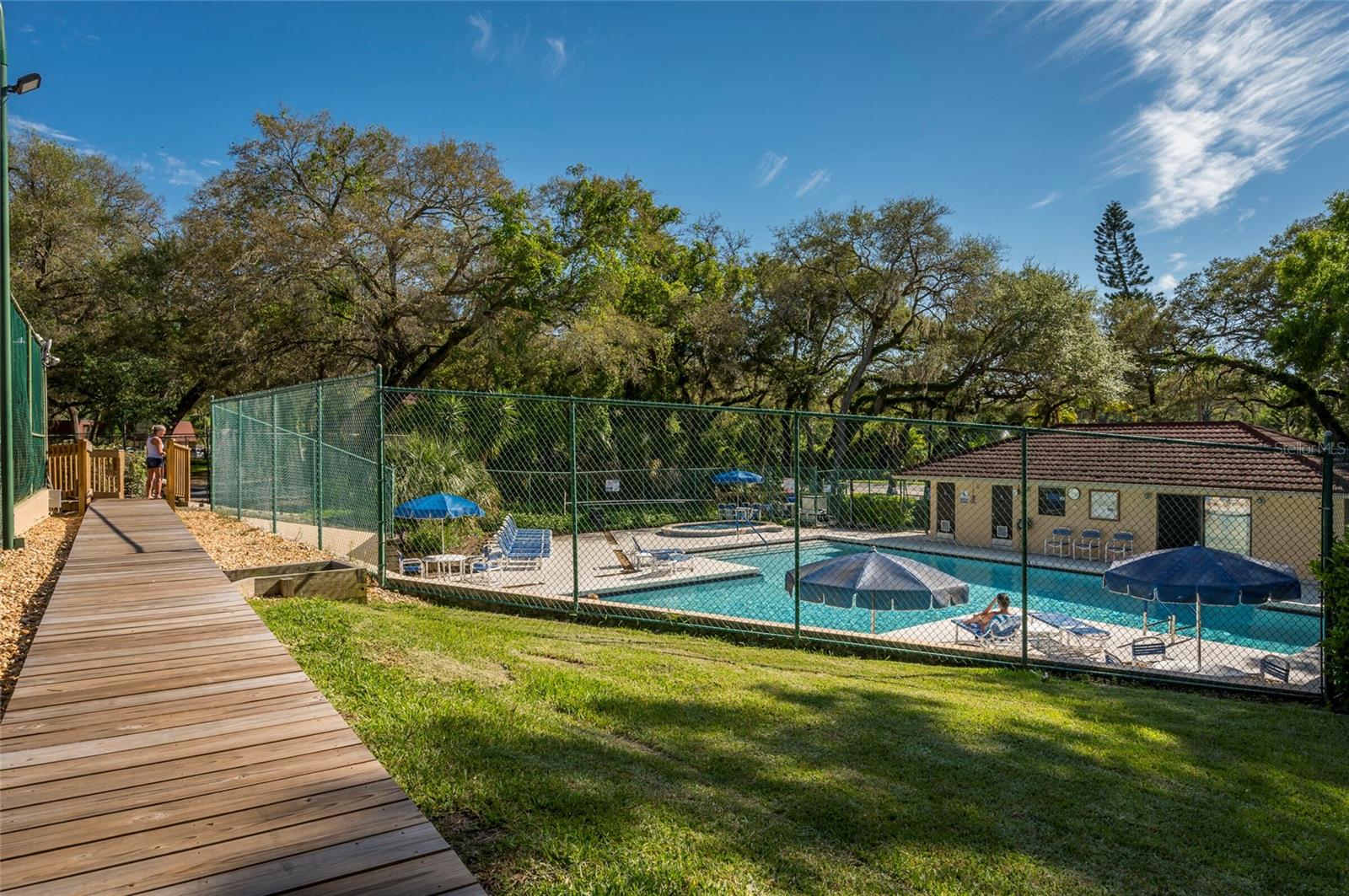 Image 22 of 44 For 2627 2nd Court
