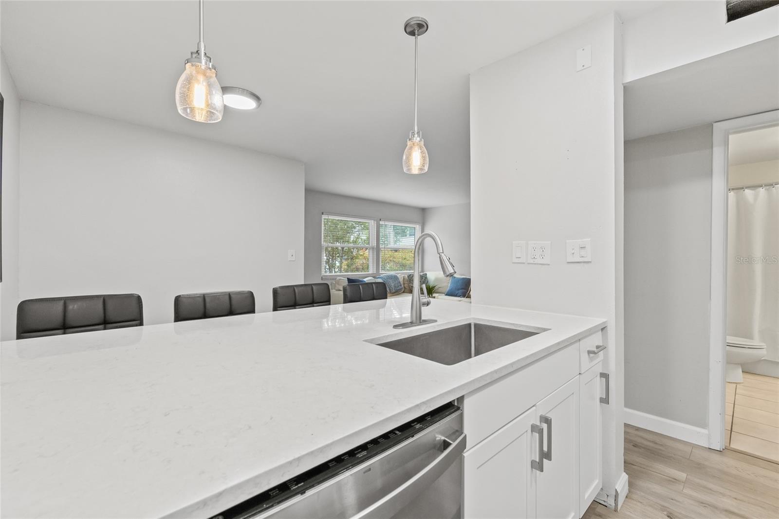 Image 12 of 33 For 3107 Horatio Street 11