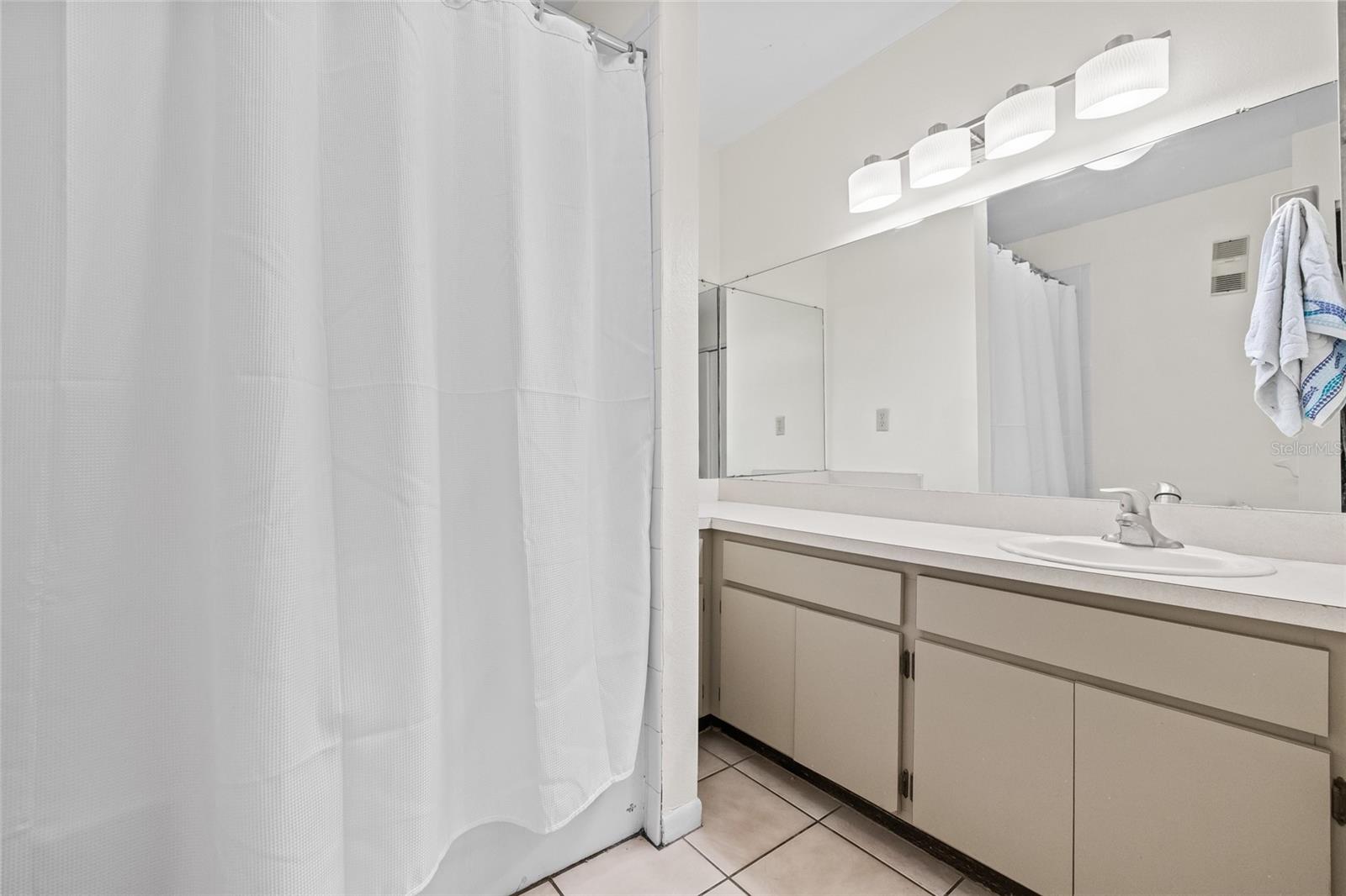 Image 17 of 33 For 3107 Horatio Street 11