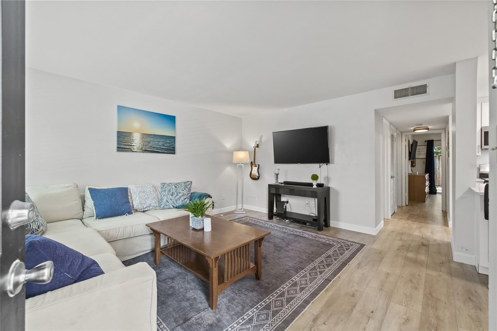 Image 4 of 33 For 3107 Horatio Street 11