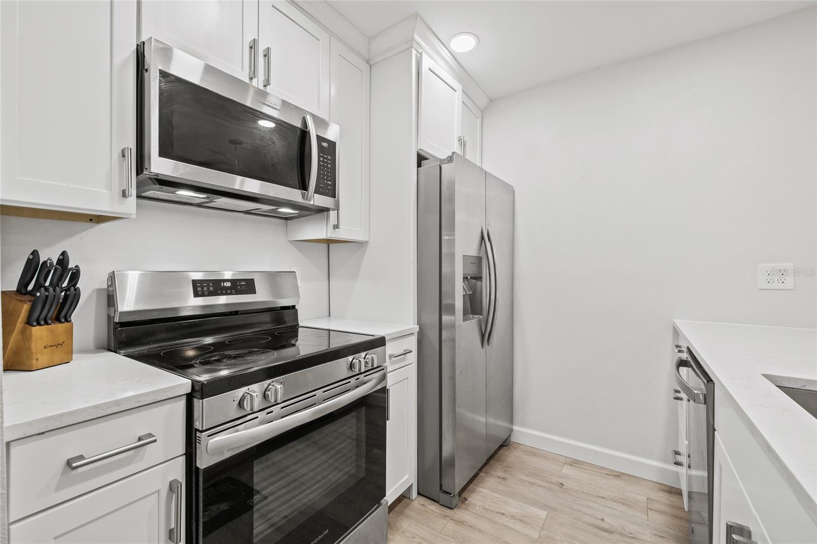 Image 9 of 33 For 3107 Horatio Street 11