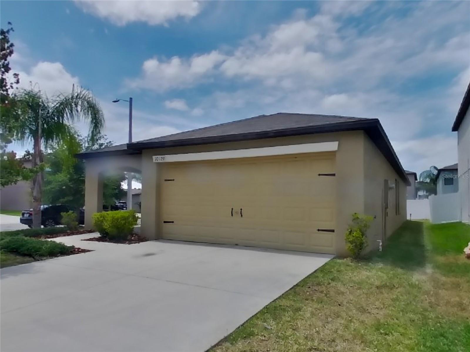 Details for 10129 Carloway Hills Drive, WIMAUMA, FL 33598