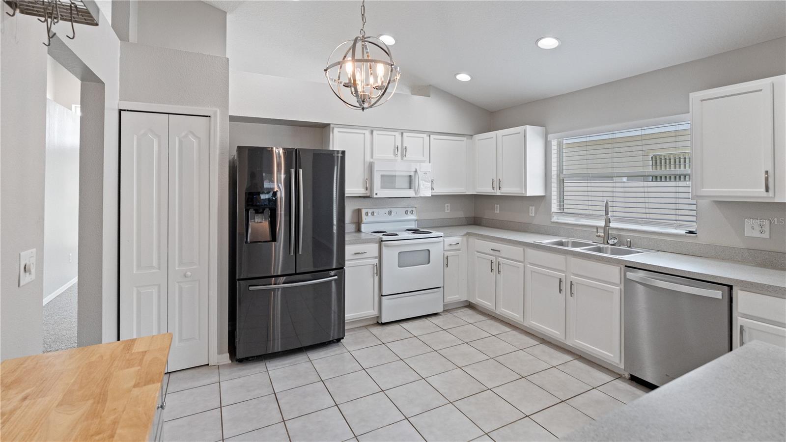 Image 11 of 45 For 944 Ridge Haven Drive