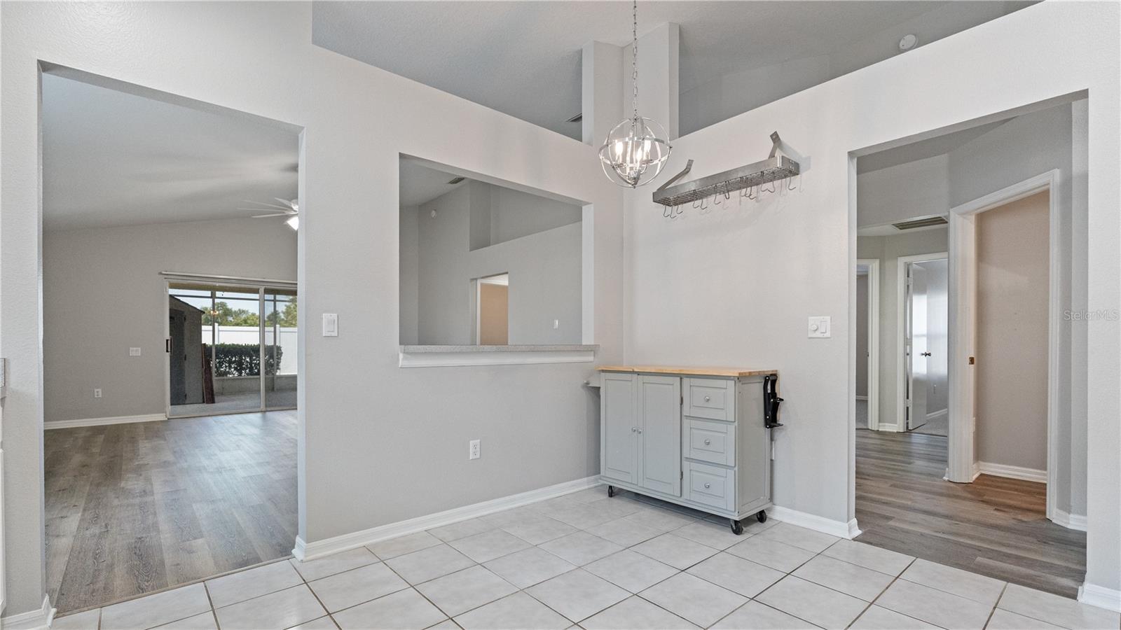 Image 14 of 45 For 944 Ridge Haven Drive