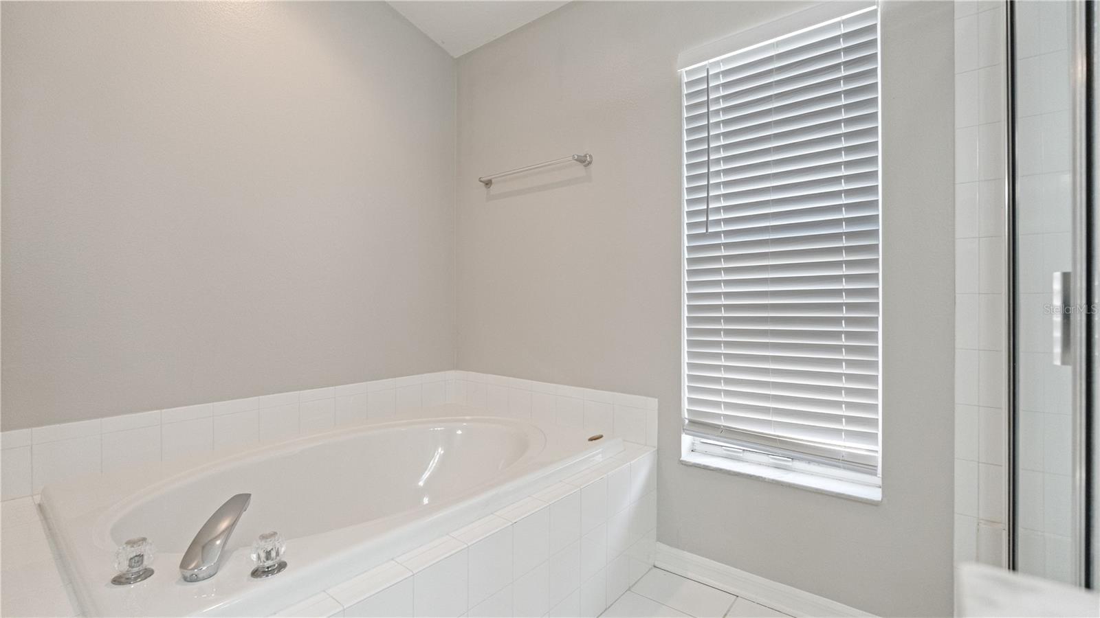 Image 25 of 45 For 944 Ridge Haven Drive