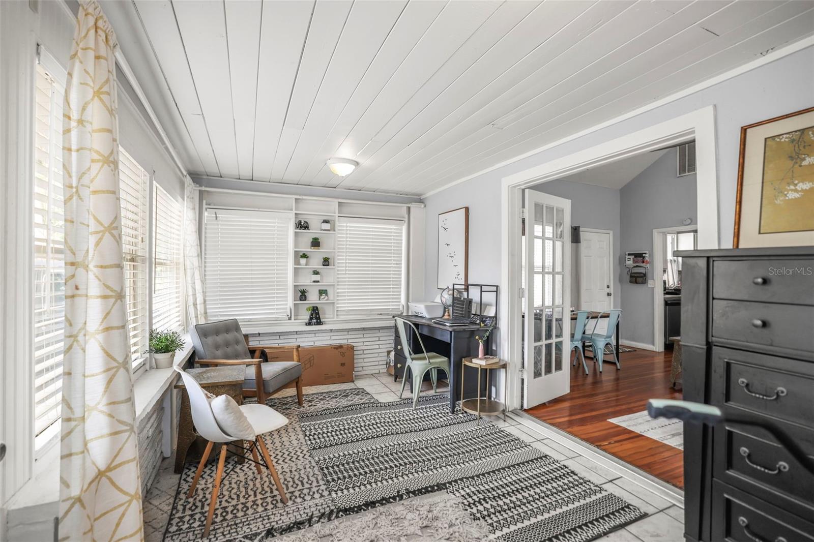 Image 3 of 36 For 2235 Burlington Avenue N