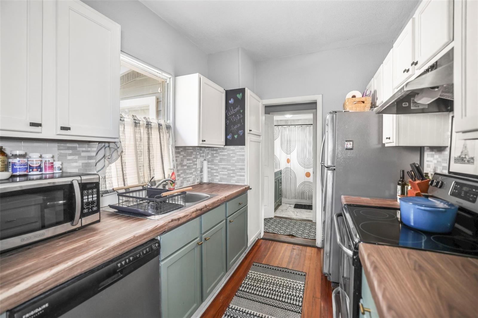 Image 9 of 36 For 2235 Burlington Avenue N