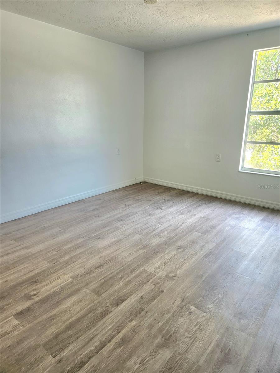 Image 12 of 38 For 11631 Seminole Drive